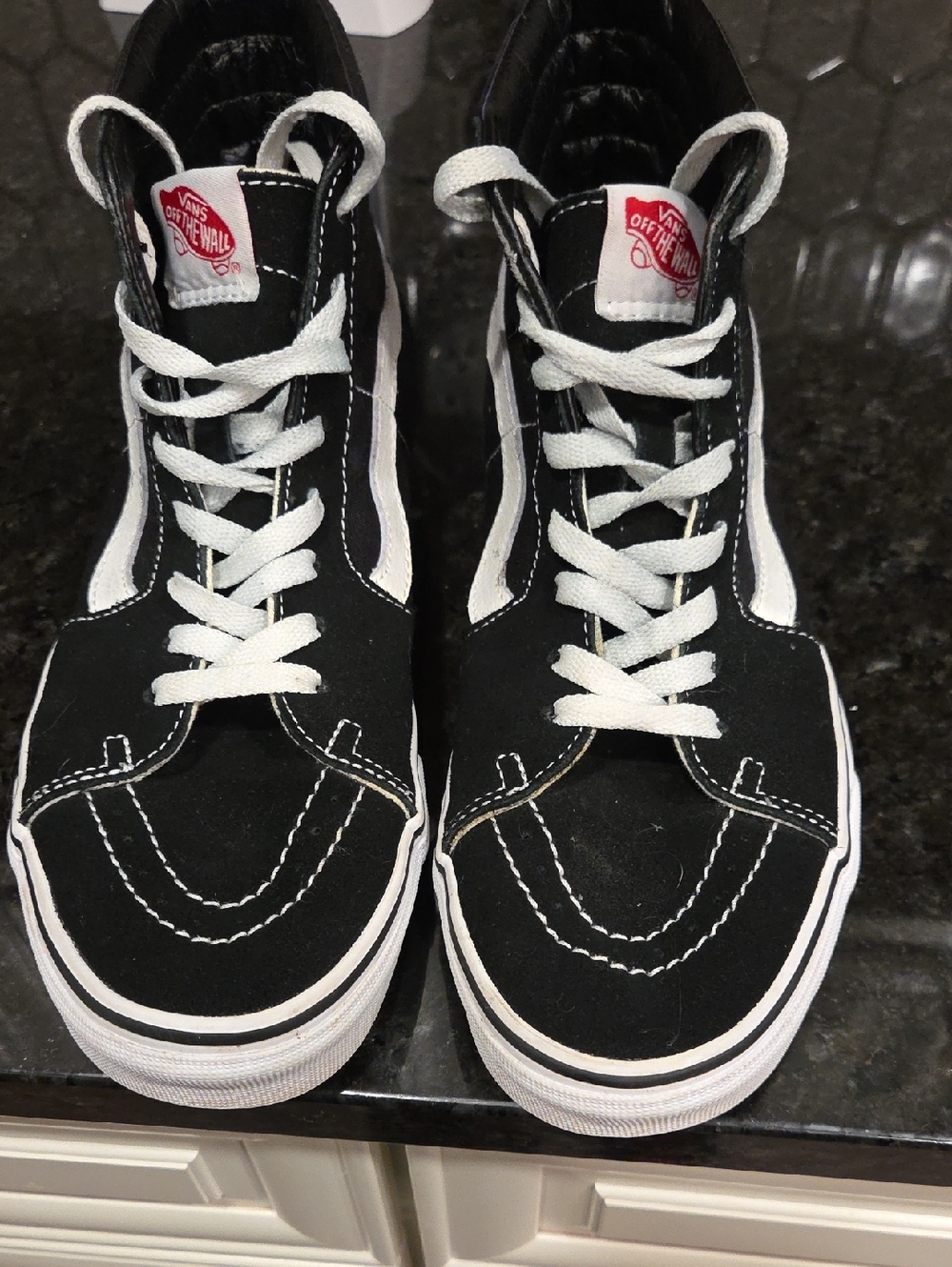 Vans Sk8-Hi Black and Silver Skate Sneakers Men Size 8 Comes With Travel Bag